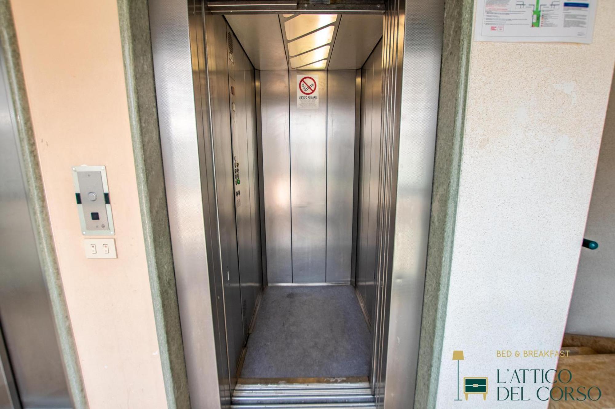 L'Attico Del Corso Apartment Trieste Luaran gambar