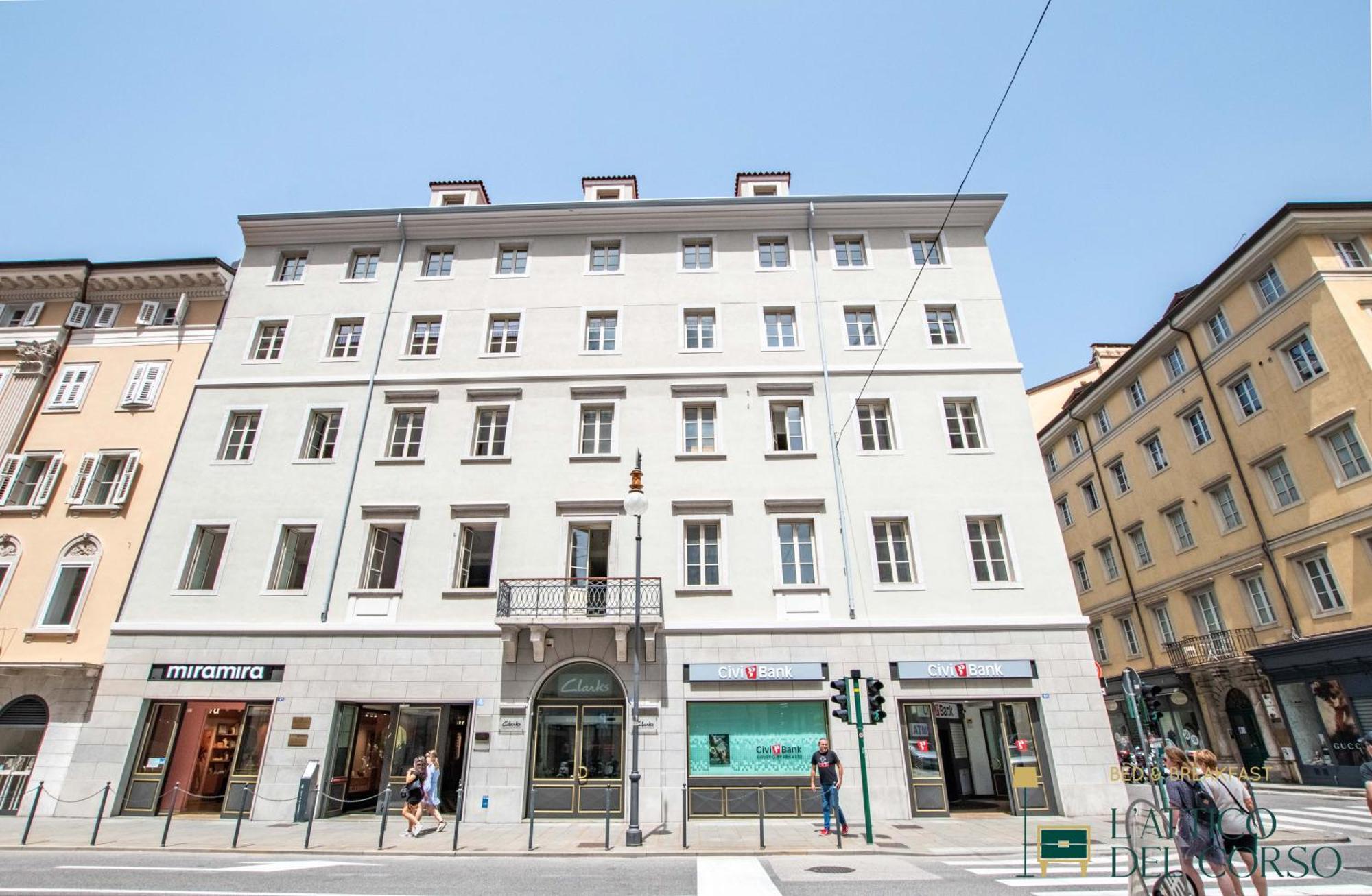 L'Attico Del Corso Apartment Trieste Luaran gambar